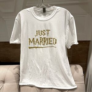 AJ: Gildan Just Married Harry Potter Font White 100% Cotton Sz L